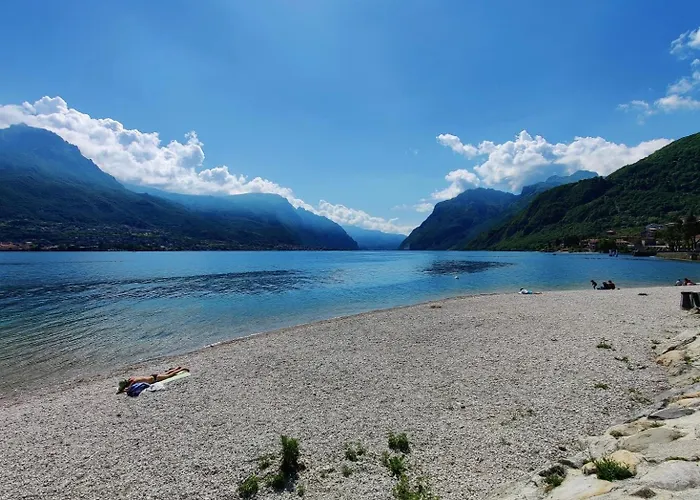 Rossi Lake Couple